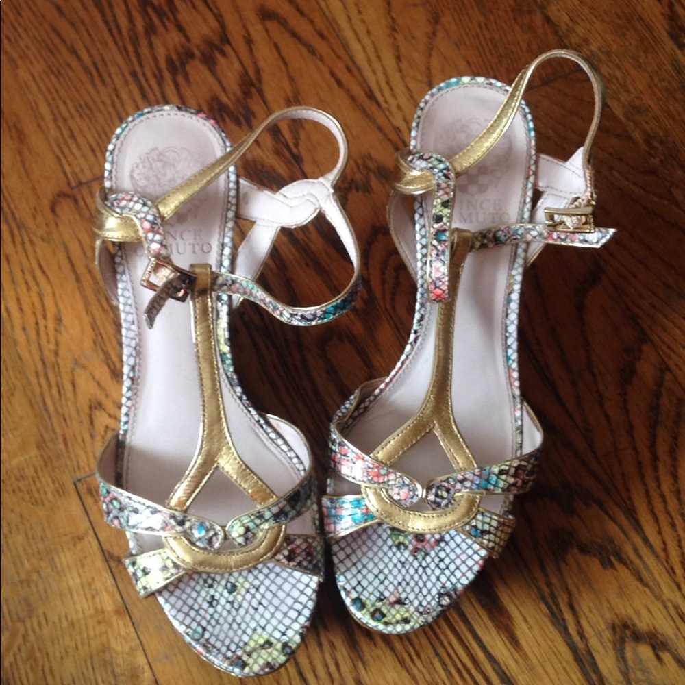 Vince camuto colored animal print with gold wedges - Picture 2 of 2
